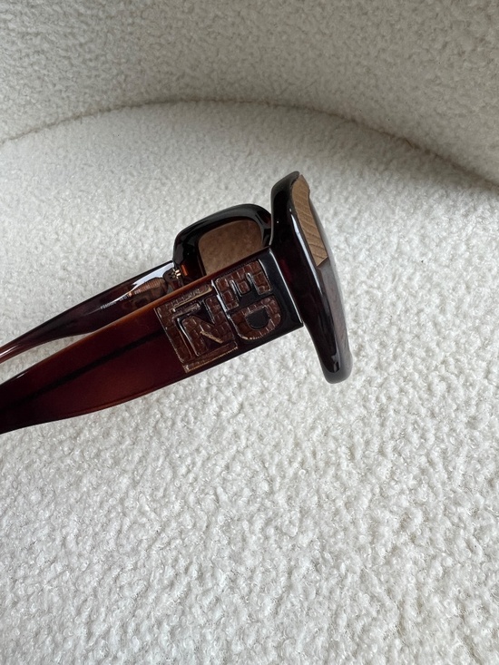 Authentic Fendi Oversize sunglasses main image 4